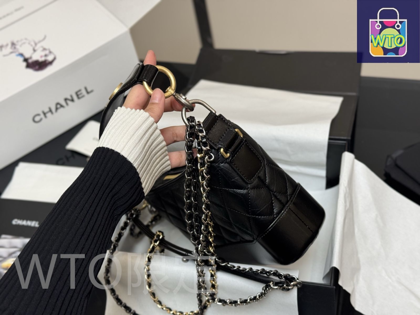 CHANEL トラベルシリーズ CHANEL シャネル ニュートラベルライン スクエア型 ハンドバッグ