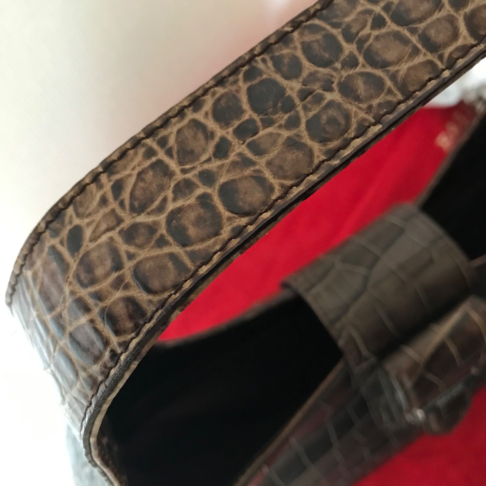 クロコダイル型押し