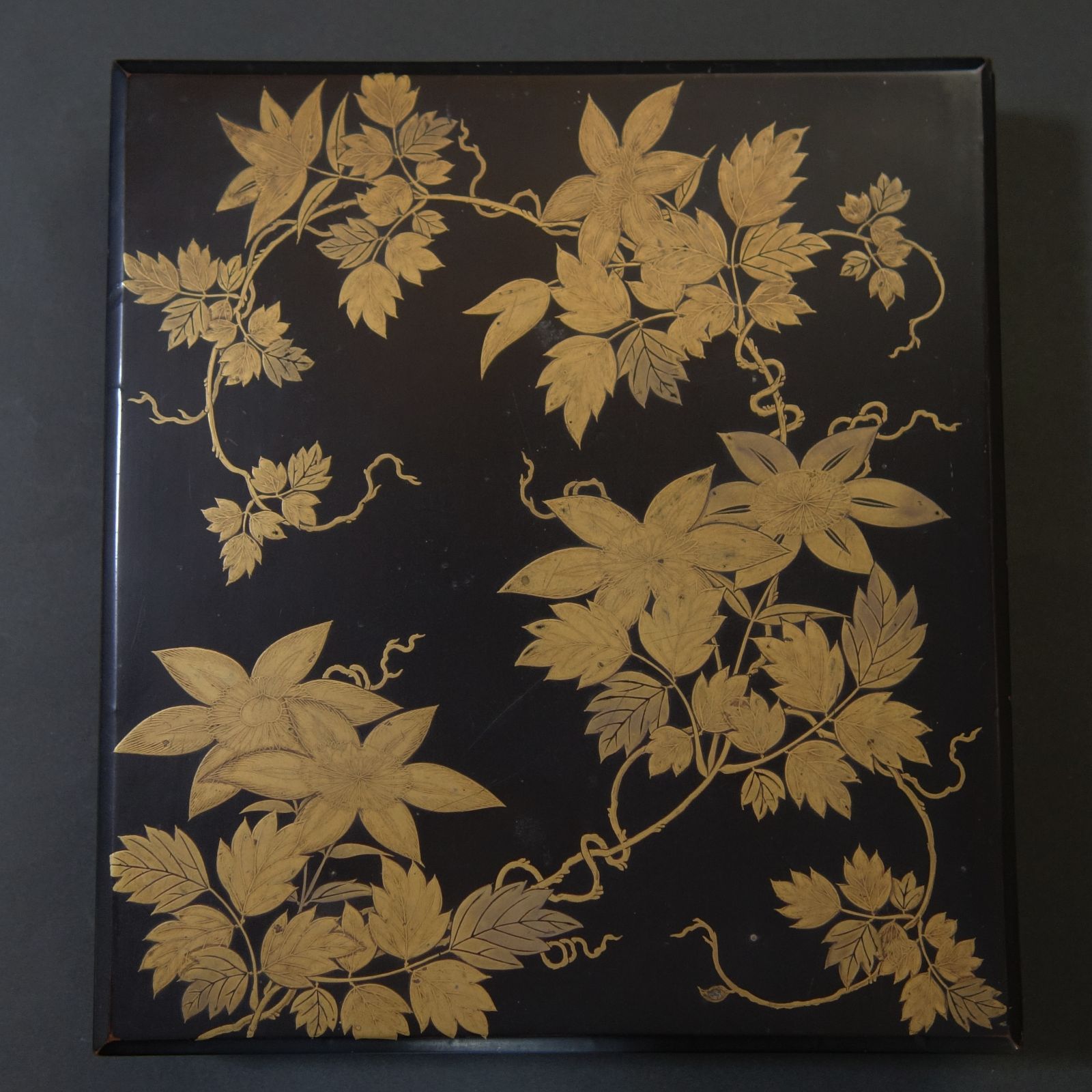 蒔絵 硯箱 鉄線花 蒔絵 硯箱 硯 水滴付き 漆器 蒔絵 書道具 骨董 古美術 Ea25061201