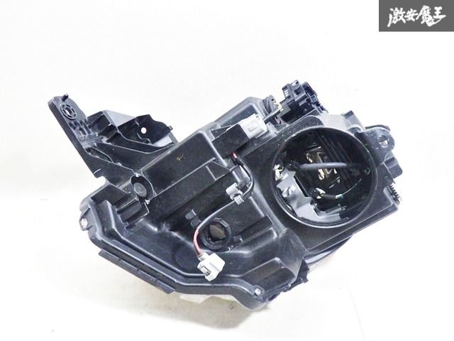 キャスト　平成27年　LA250 右ヘッドライト ダイハツ - ダイハツ キャスト LA250 左ヘッドライトの通販 by