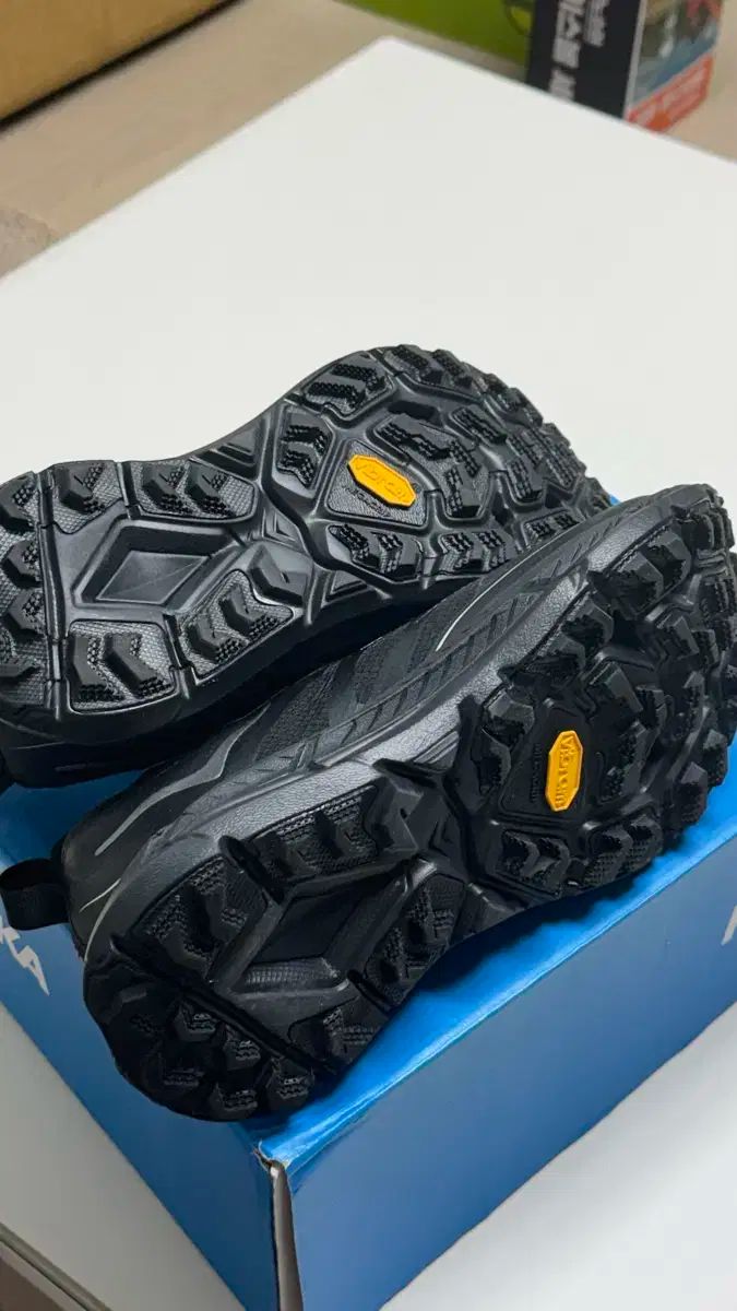 Hoka HOKA ONE ONE ホカオネオネ マパテ スピード 4 ライト 黒 アウターウェア オービット KIN-KAAI_COM