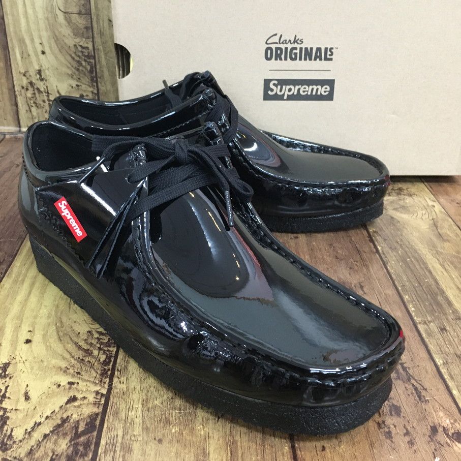 clarks × SUPREME PATENT LEATHER WALLABEE クラークス