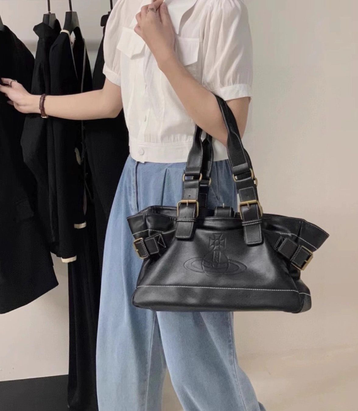 美品 ヴィヴィアンウエストウッド ショルダーバッグ 肩掛けかばん キャンバス 楽天市場】キャンバス ショルダー（ブランドヴィヴィアン