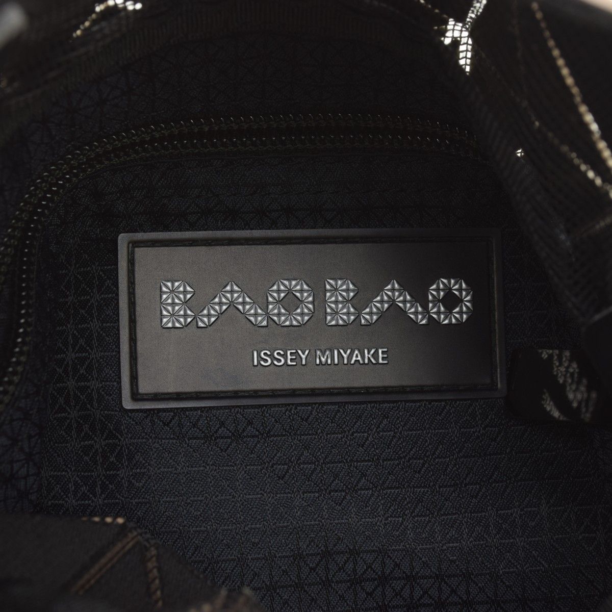 ISSEYMIYAKE】BAOBAO BB26-AG507 PRISM MATTE プリズムマットトート  