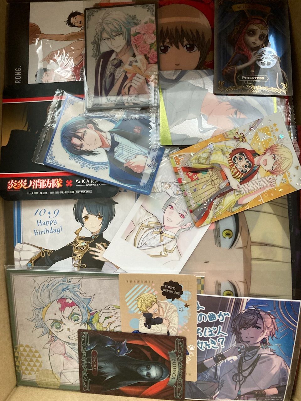 紙類 アニメ ゲーム まとめ売り 大量 コースター ポストカード カード 紙類 アニメ ゲーム まとめ売り 大量 色紙 コースター ポスト