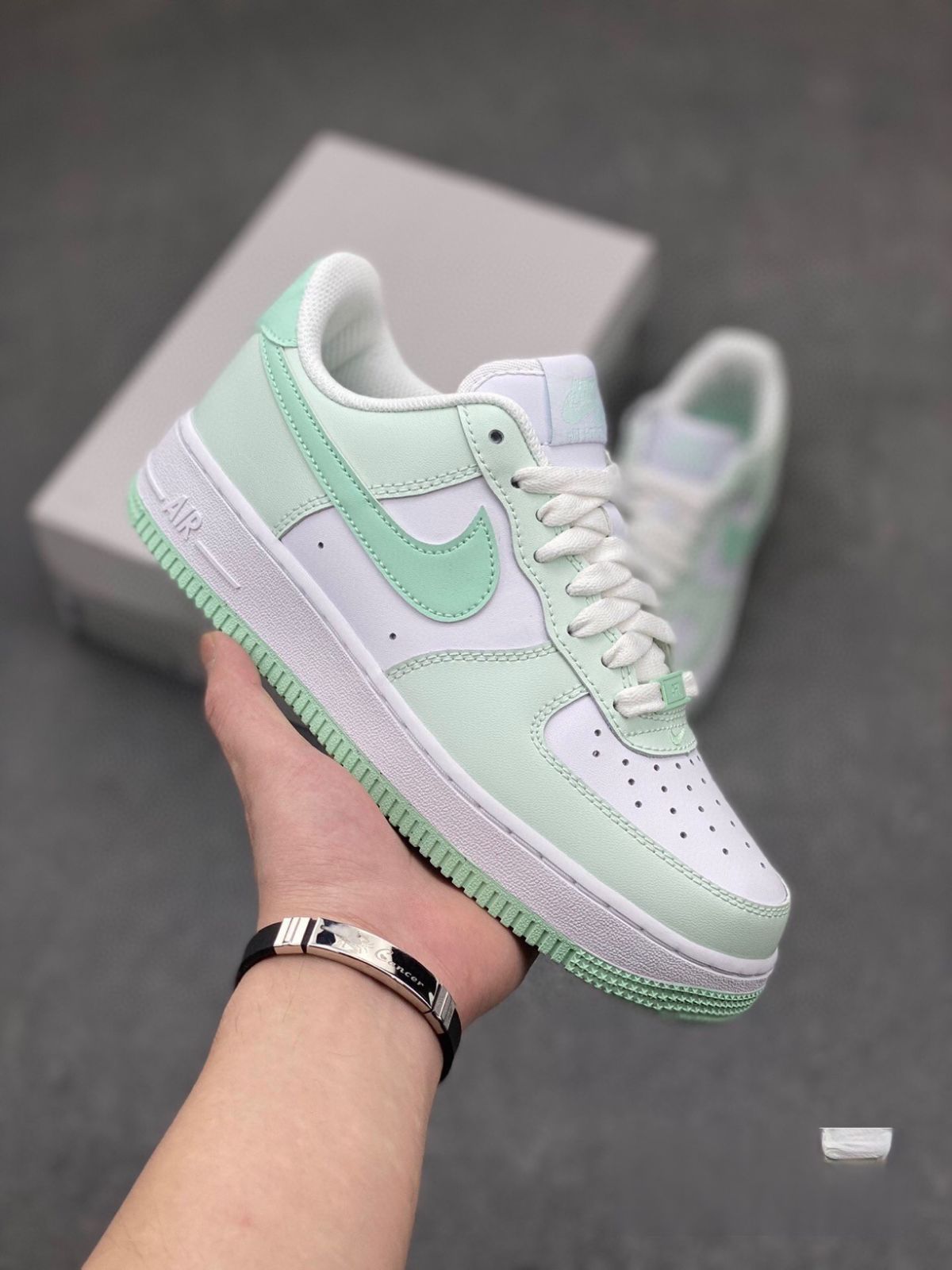 お値下げしました❣️即購入⭕️ナイキ スニーカー Nike Air Force 1 Low 箱付