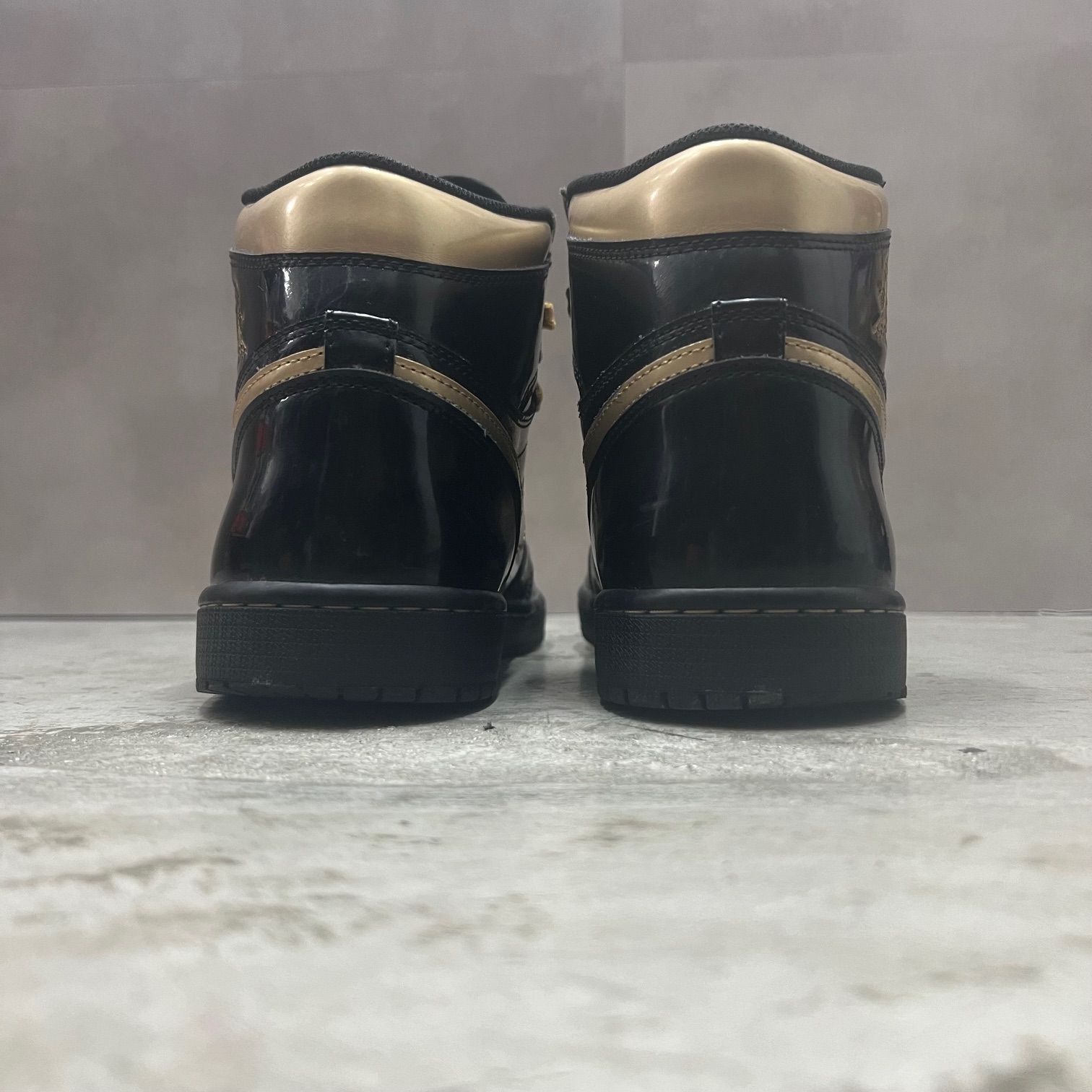 Nike Air Jordan 1 High OG Black-Metalic Gold 555088-032 エア 