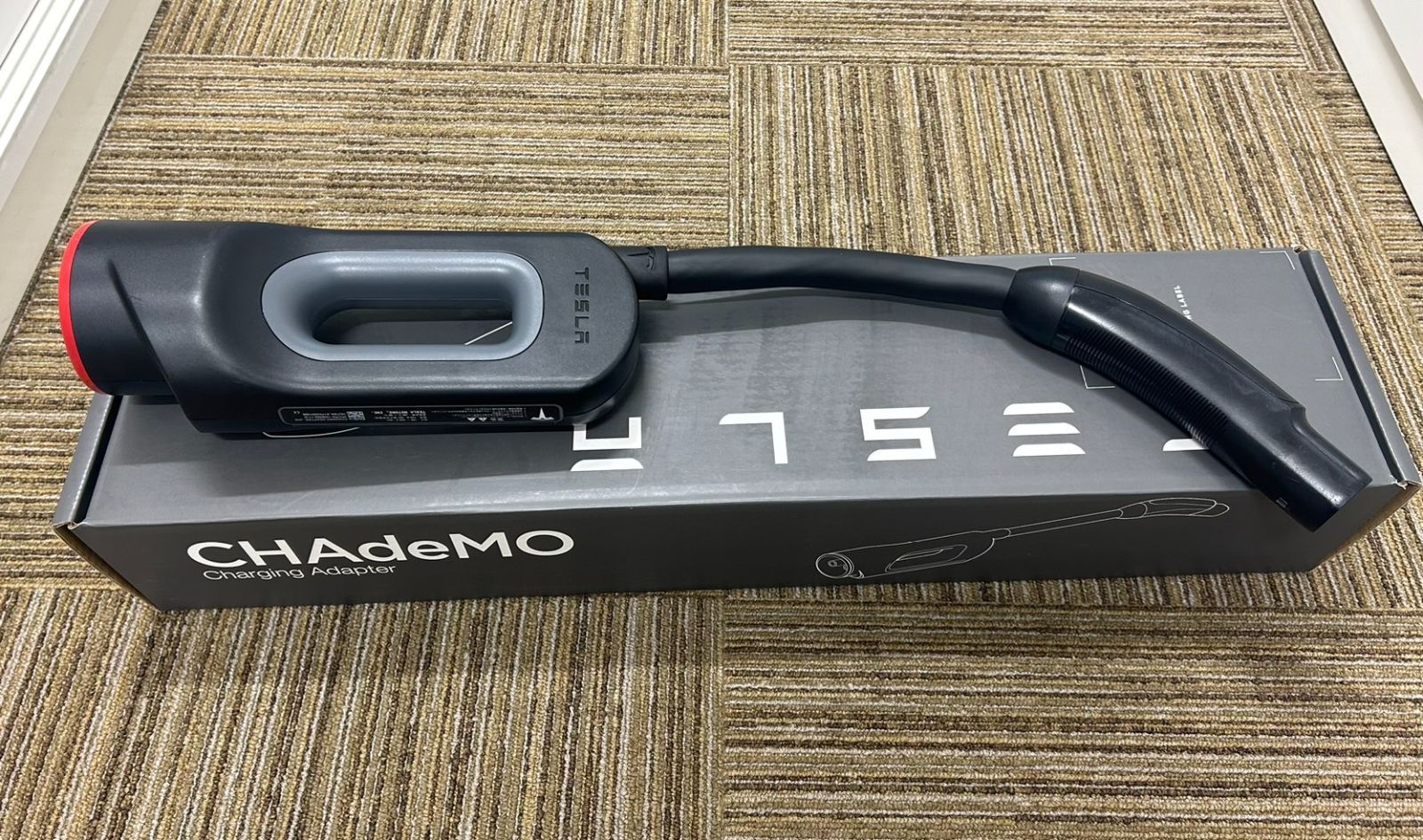 チャデモアダプター テスラ Tesla CHAdeMO 充電器 - メルカリ