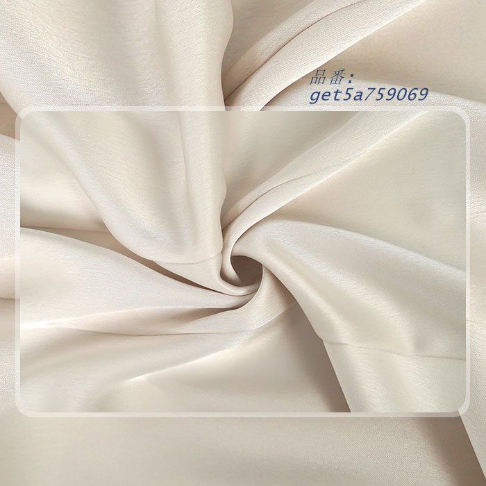 ギャザーフリルアームホール