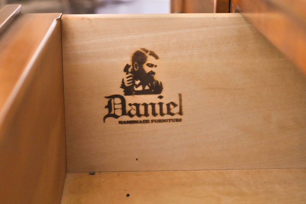横浜ダニエル アンティーク ワードローブ 横浜ダニエル】DANIEL 最高級 三枚扉 ワードローブ 洋服箪笥