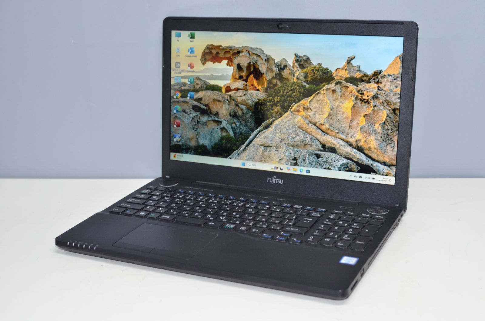 中古ノートパソコン 富士通 AH53/X core i7-6700HQ 爆速SSD512GB 