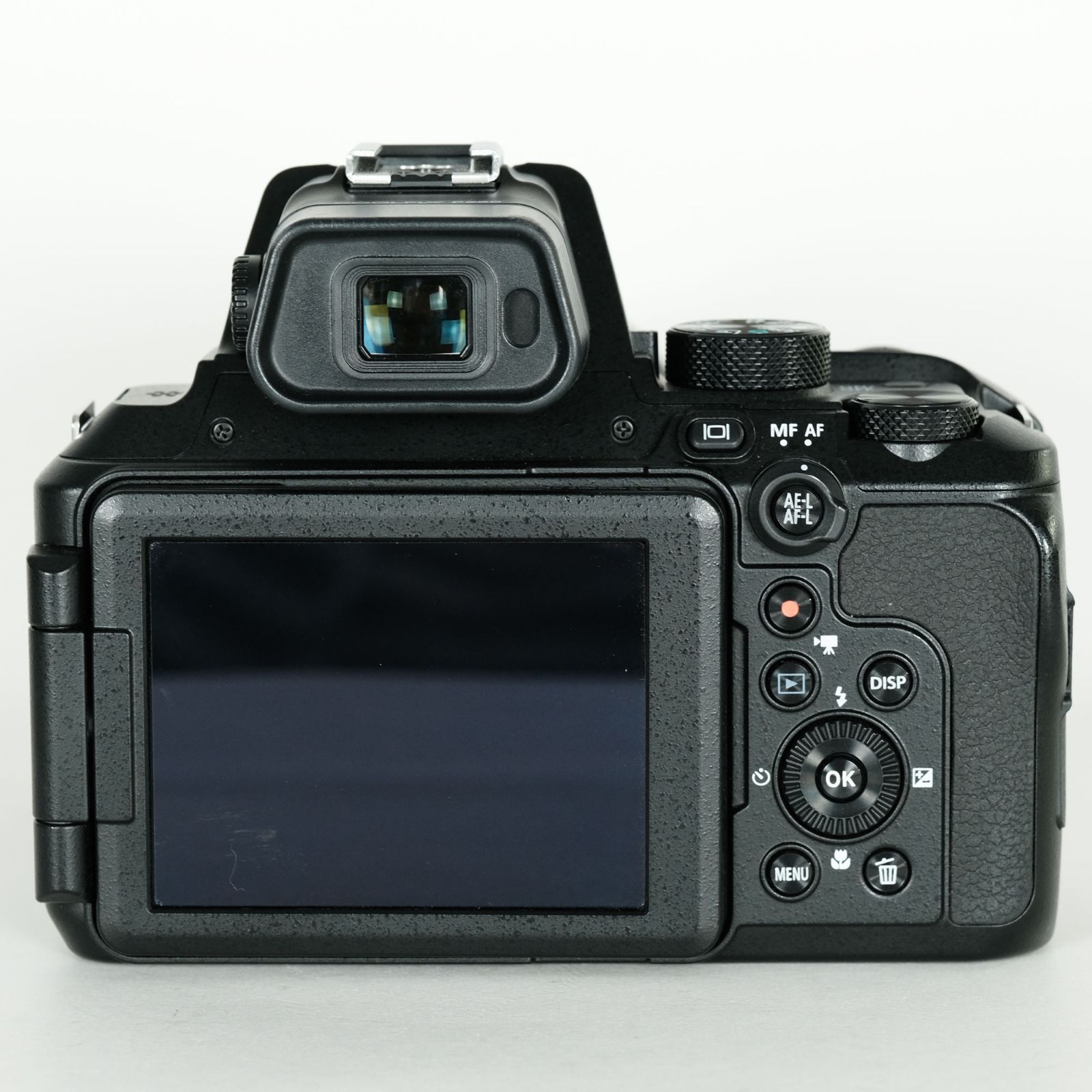 ■ほぼ新品■ Nikon COOLPIX P950 ケース付　付属品全部あり □ほぼ新品□ Nikon COOLPIX P950 ケース付 付属品全部あり