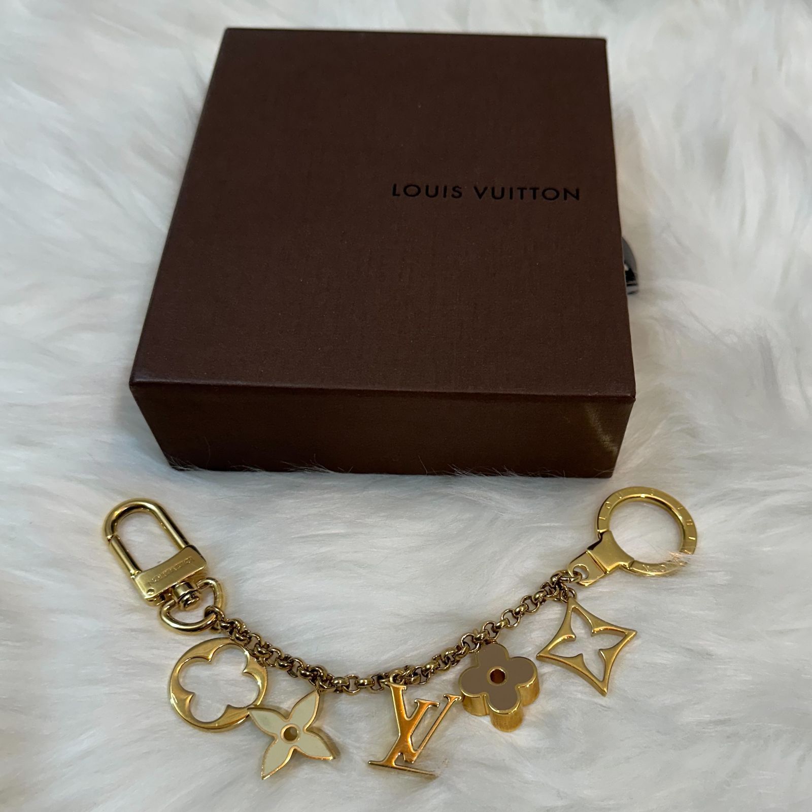 【匿名配送】LOUIS VUITTON フルール ドゥ モノグラム チャーム ❤︎ louis-vuitton--