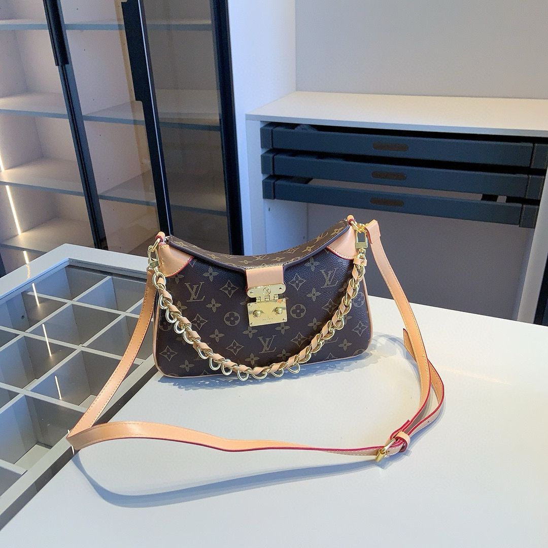 LV クロワッサンバッグ