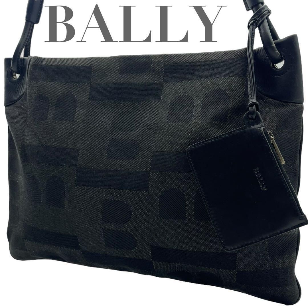 バリー BALLY ショルダー　メッセンジャーバッグ キャンバス　A4収納 バリー BALLY ショルダーメッセンジャーバッグ キャンバスA4収納