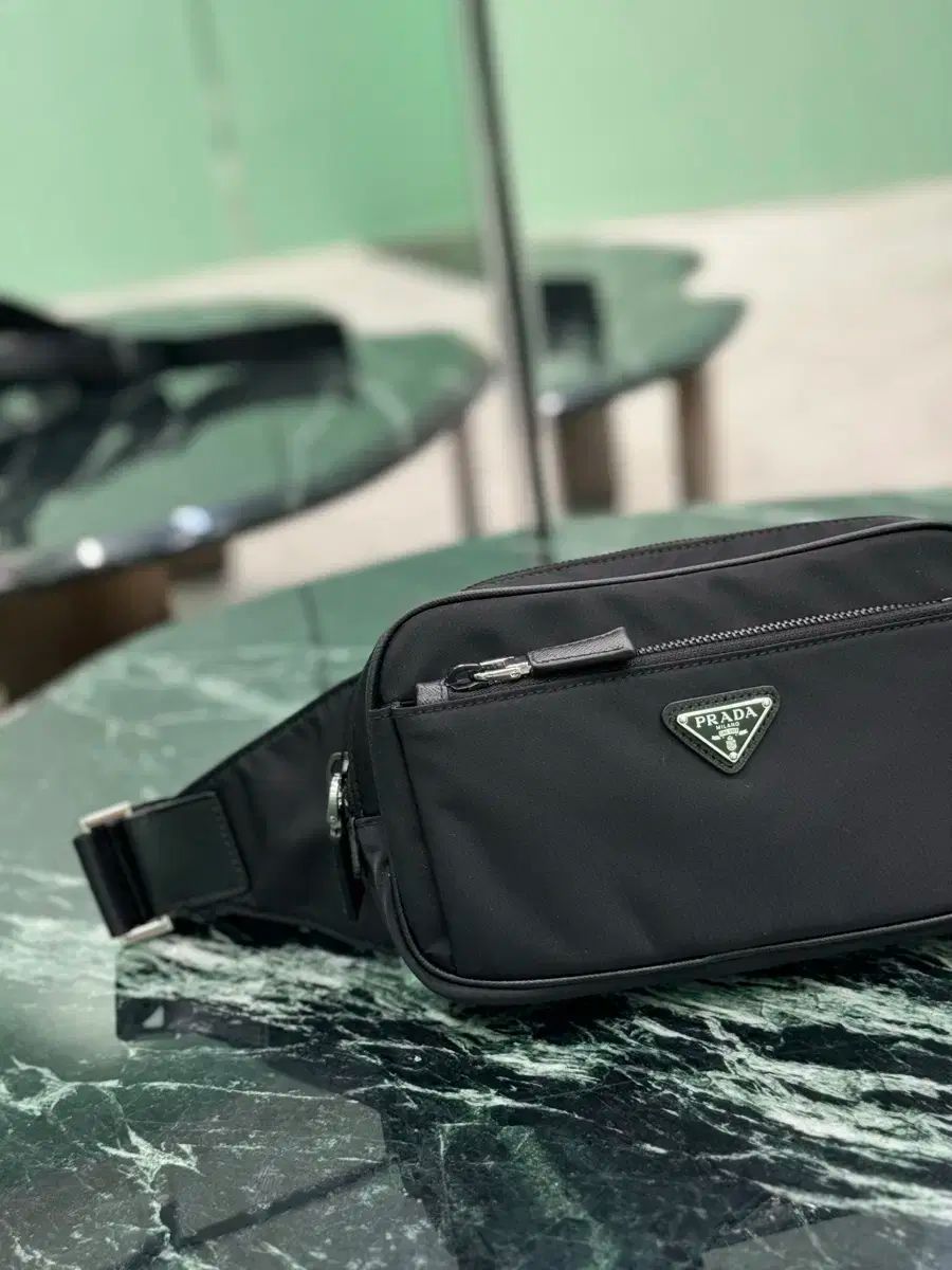 PRADA プラダ