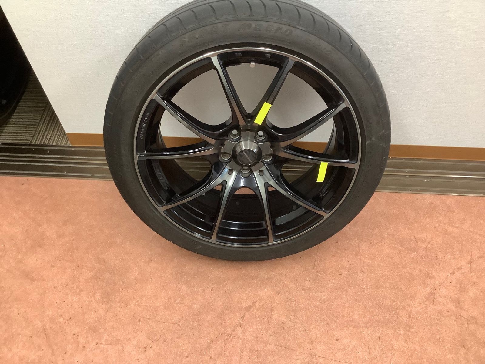 ホイール 18インチ