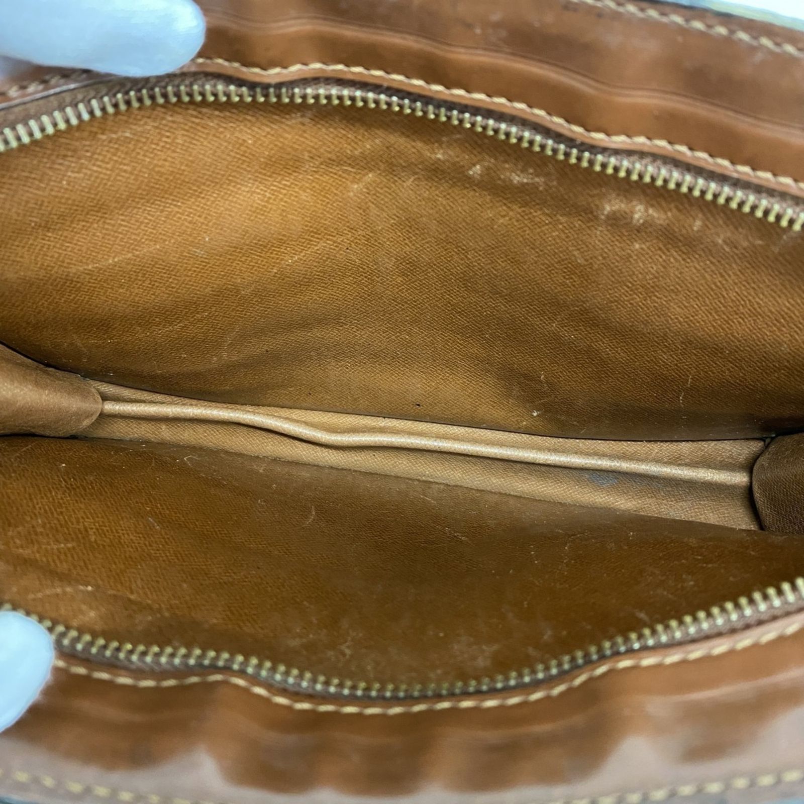 クラッチバッグ