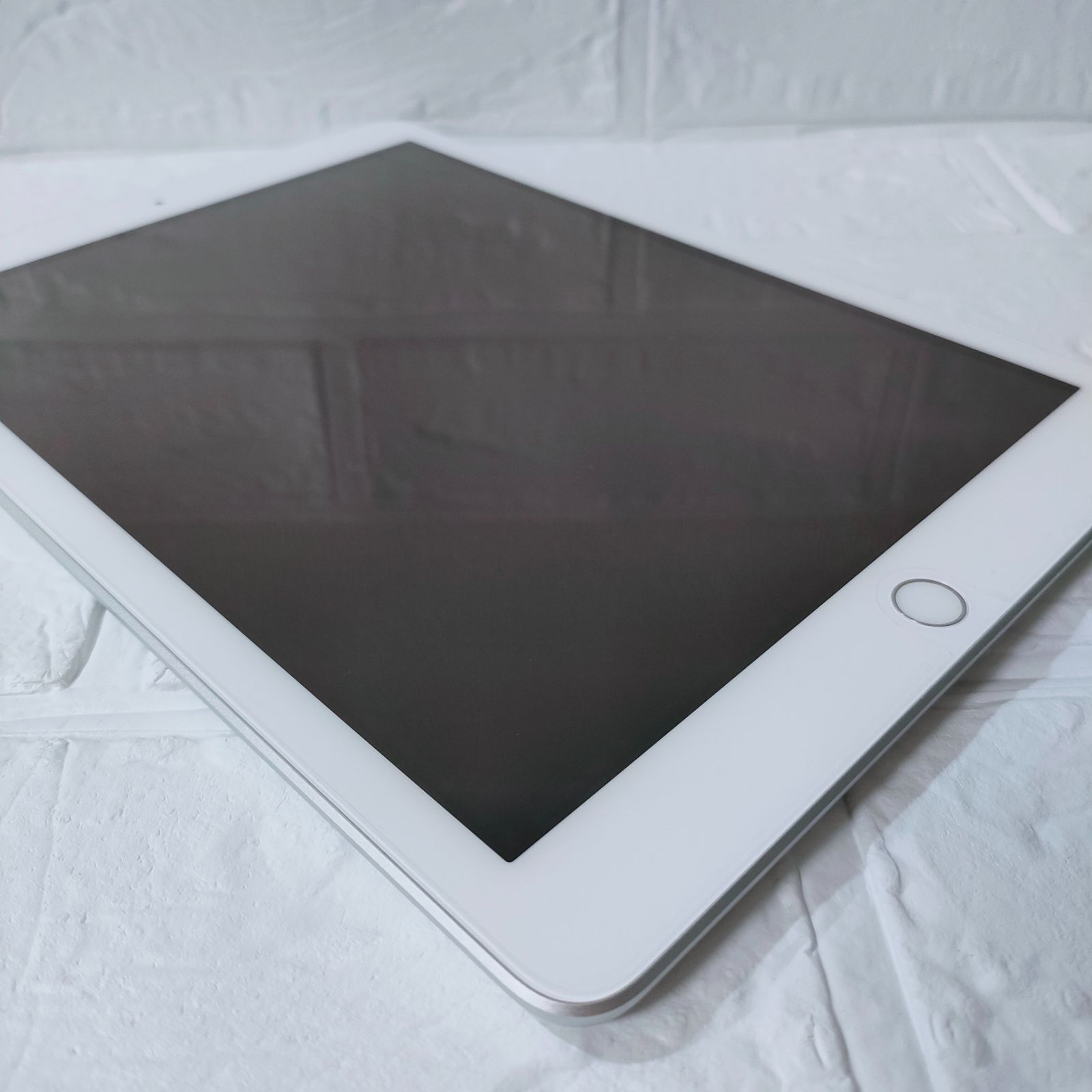 第6世代 iPad 32GB SIMフリー 管理No.s264 - メルカリ