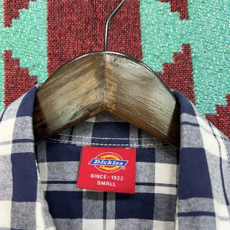 【インドの手仕事】刺子 グドゥリーラリーキルトパッチワーククッション　2セット グドゥリーラリーキルトパッチワークフラットクッション｜マライカ公式通販