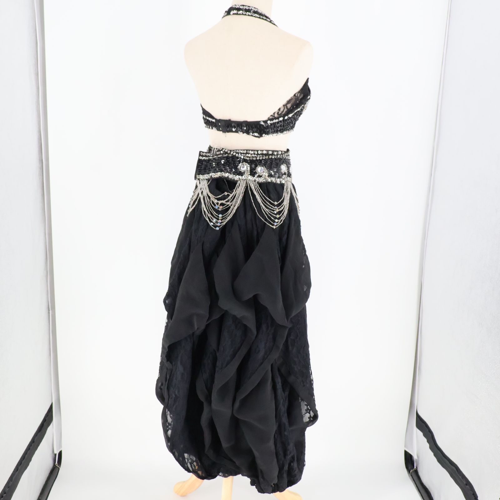 ベリーダンス用 オリエンタル衣装】ブラック ラメ 多数付き 黒