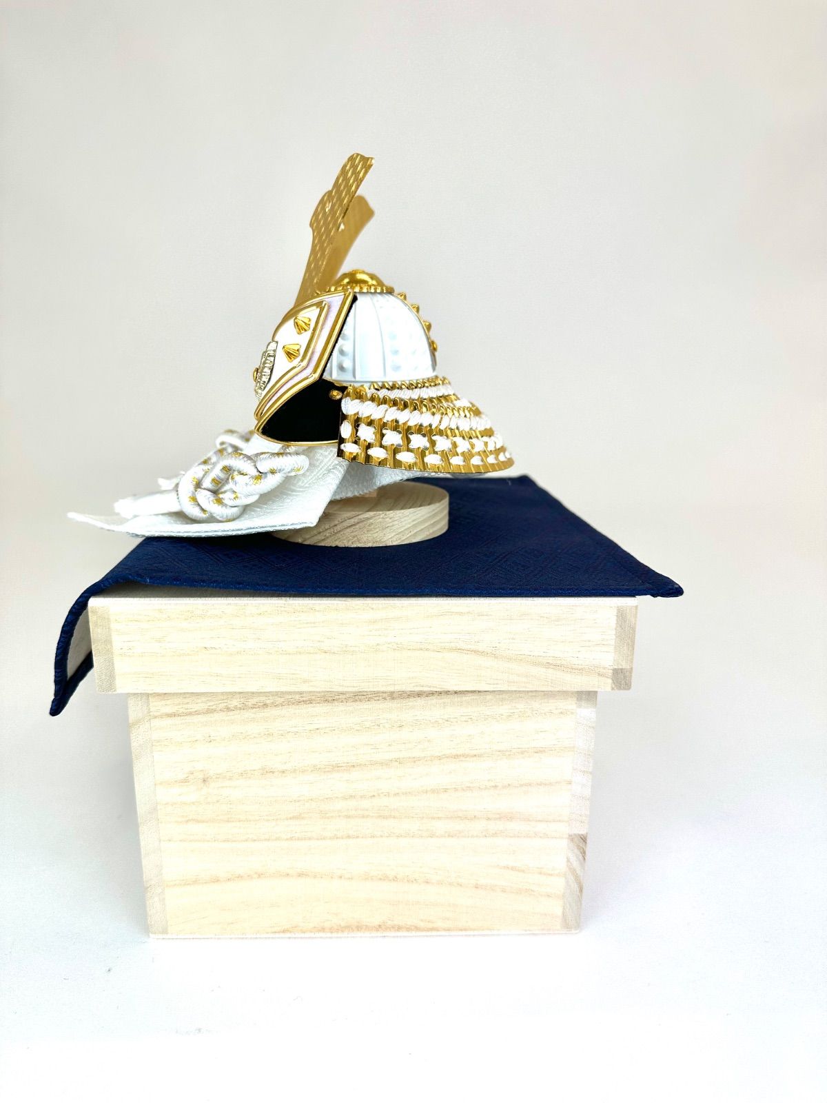 芳寿 京華 落款 5月人形 兜 13号総金具兜 緑糸中鍬