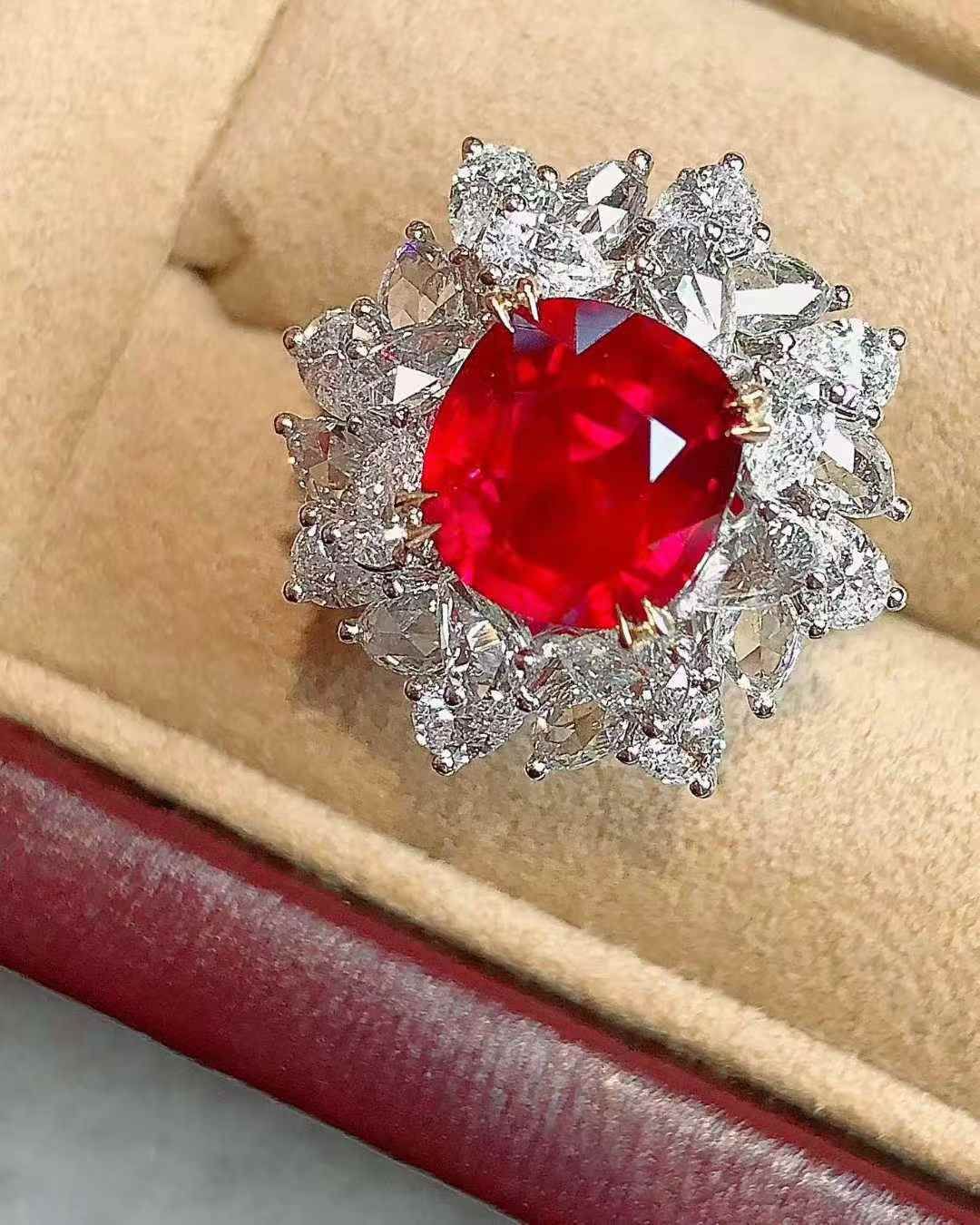 英国王室御用達 ガラード（Garrard）ルビー＆ダイヤモンド・クラスター