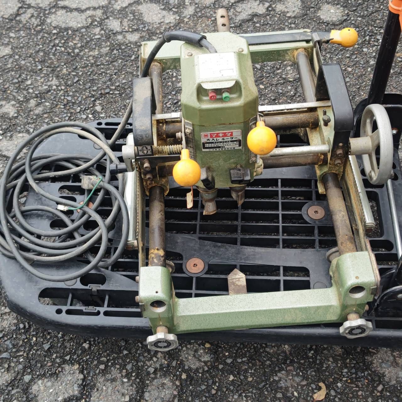 S92320 makita マキタ 大入レ ルーター 2516N