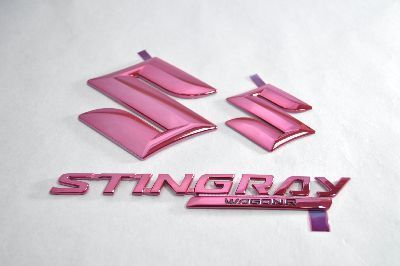 ＭＨ４４　スティングレー　レッドメッキエンブレム３点ＳＥＴ　　INVENTER/grow/メッキ/ブラッククローム/ゴールド/車エンブレム/車パーツ/ スズキ ワゴンＲスティングレー(MH23S) リア