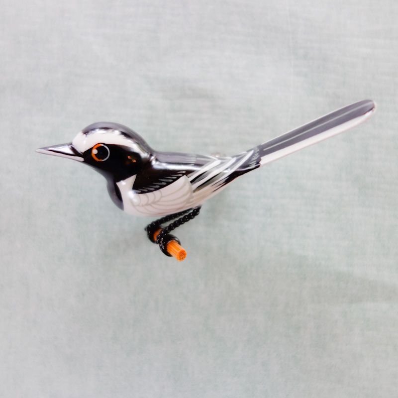 セグロセキレイ 木彫りの野鳥 バードカービング 野鳥彫刻 喰らっ