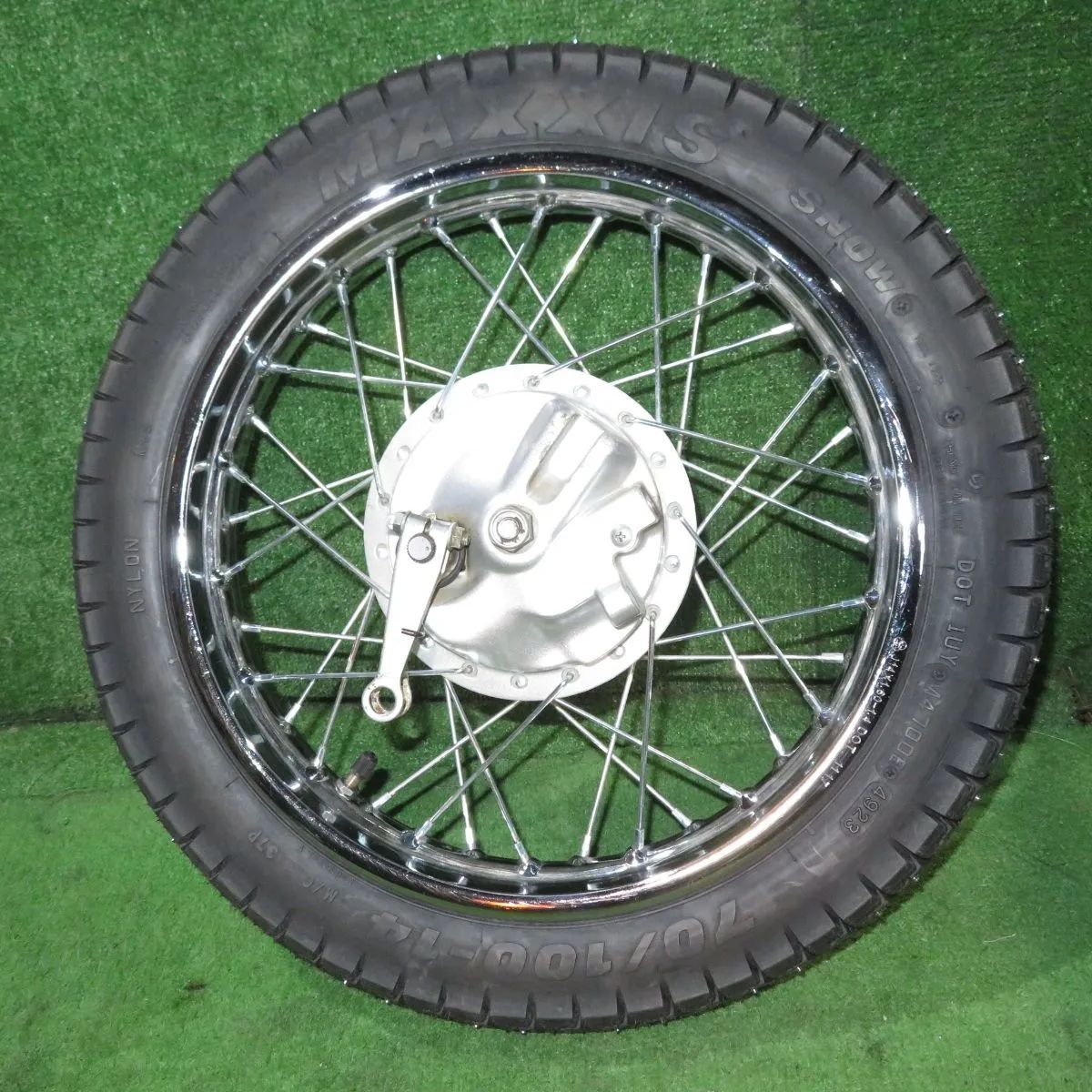 JA43 郵政カブ　110　フロントホイール14インチ　スパイクタイヤ付き