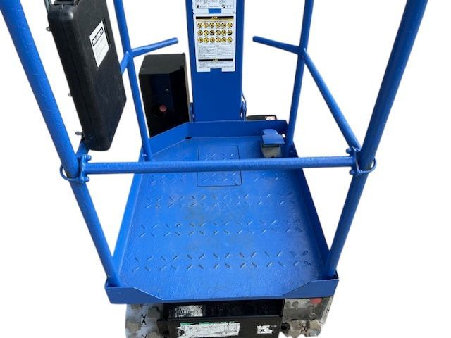 自走式高所作業車