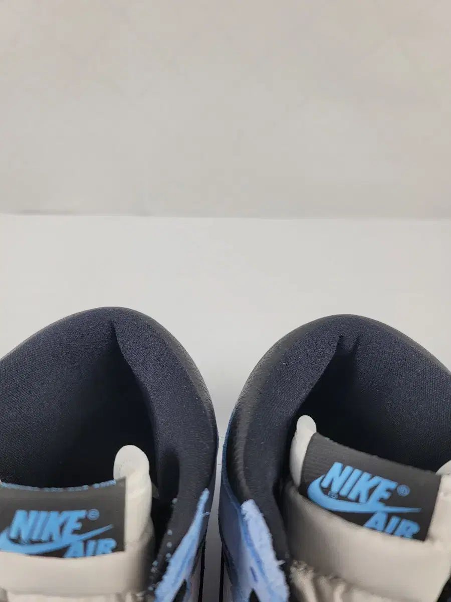 275 NIKE
