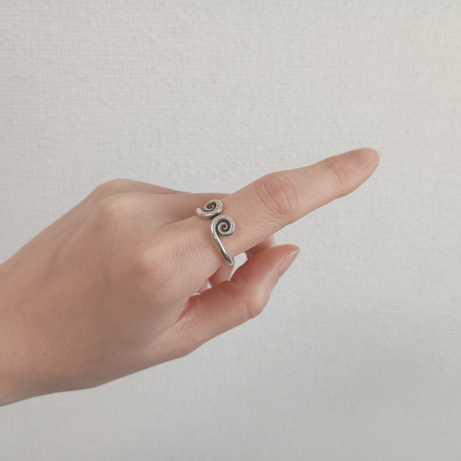 Karen silver earings Uzi Maki 渦カレンシルバーAと カレンシルバー ピアス 渦1 ETHNIC TOKYO-select shop