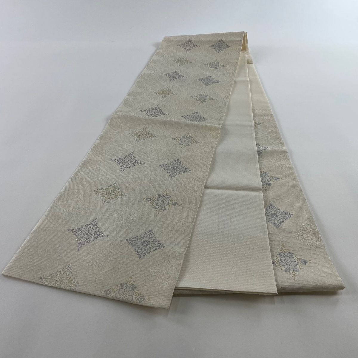 袋帯】刺繍 白 六通柄袋帯 色無地 訪問着 付け下げ 礼装 正絹