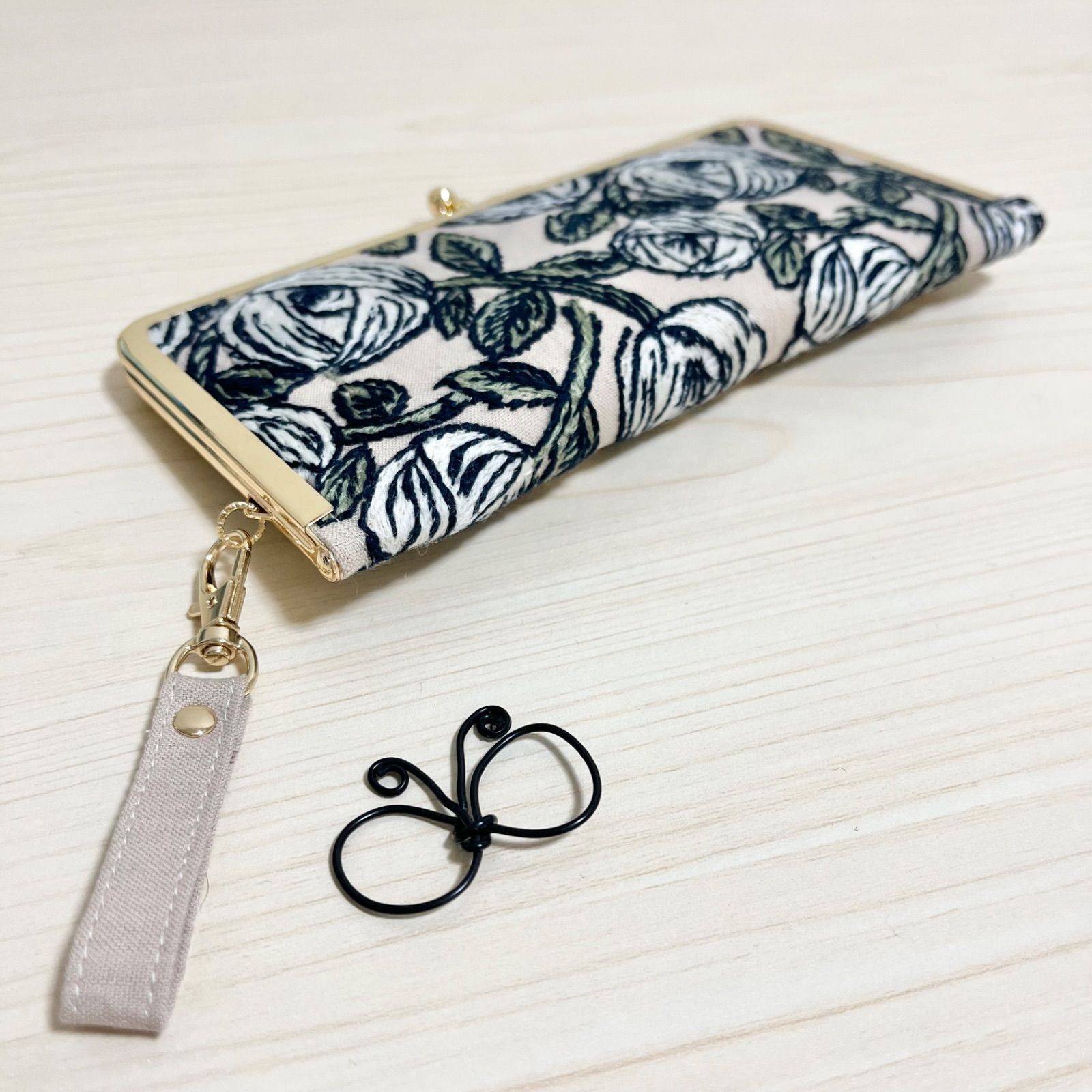 ～ちぴページ～ミナペルホネン rosy がま口二つ折り財布 ちぴページ～ミナペルホネン rosy がま口二つ折り財布 ミナ