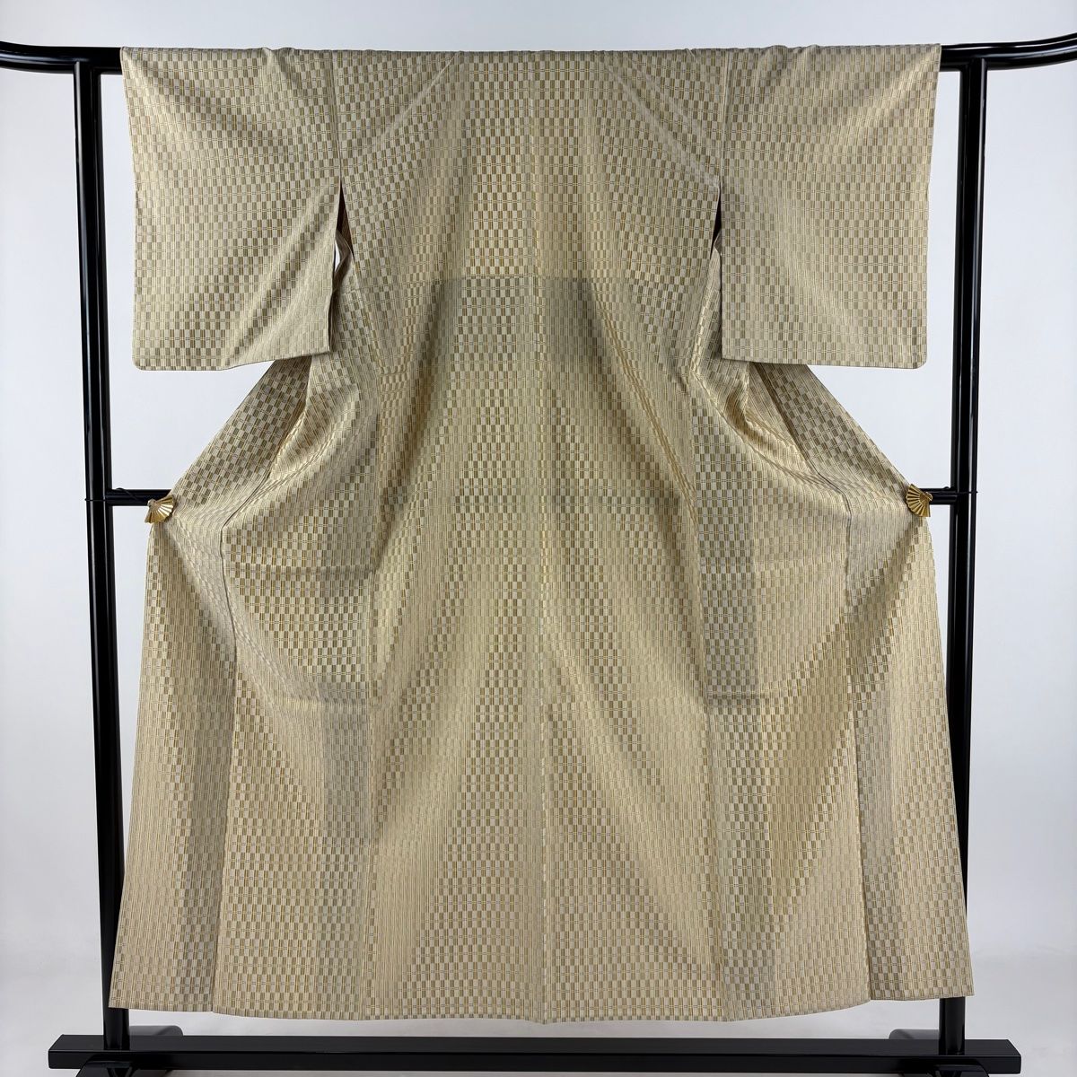 紬 身丈152.5cm 裄丈61cm S 単衣 鈴乃屋 黄八丈 ゆめゆめ工房 山下芙美子 縞 幾何学 ベージュ 正絹