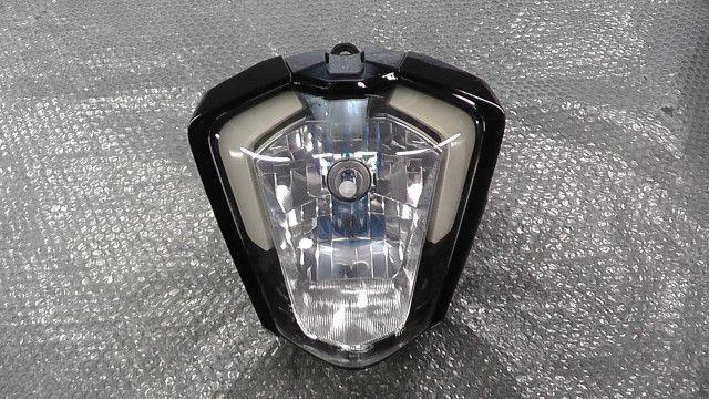 250 DUKE VBKJPE404JC056xxx の ヘッドライト 1750128206