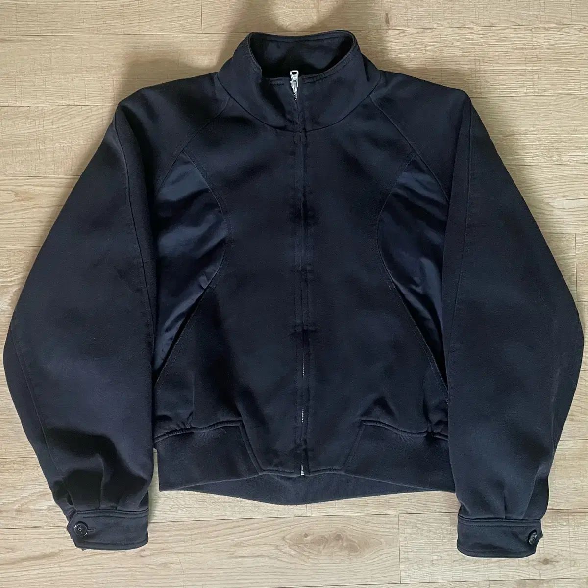 ●中古品● テーラーメイド Lサイズ 黒 ジップアップブルゾン ○中古品○ テーラーメイド Lサイズ 黒 ジップアップブルゾン