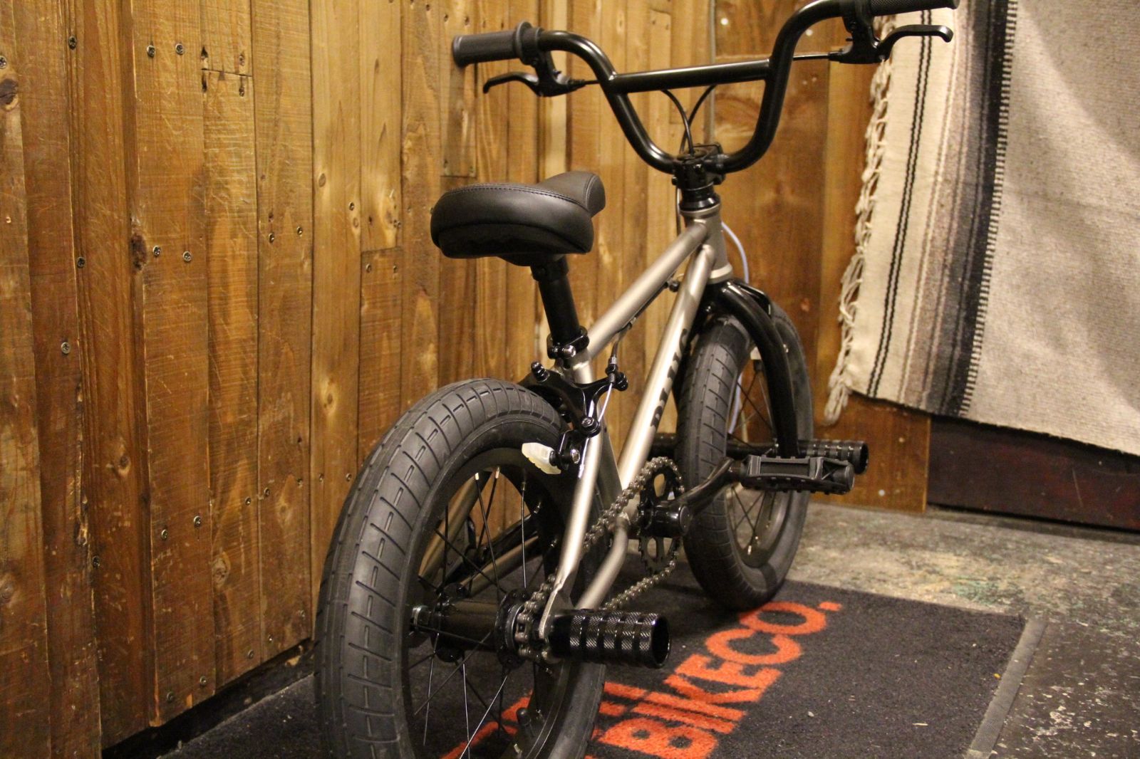 BMX 14インチ キッズ TNB PLUG 14 FAT TIRE RED - 自転車