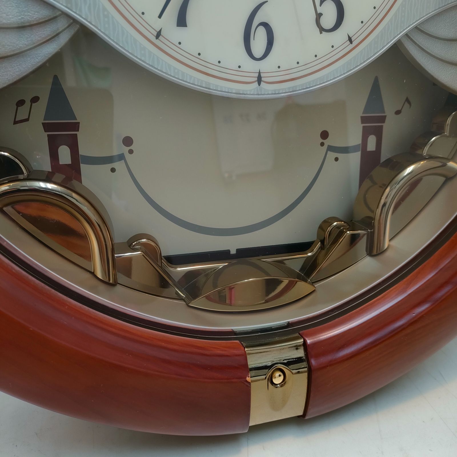 セイコー SEIKO ウェーブシンフォニー 掛け時計　新品未使用 美品 SEIKO 電波時計 ウェーブシンフォニー カラクリ時計 振り子