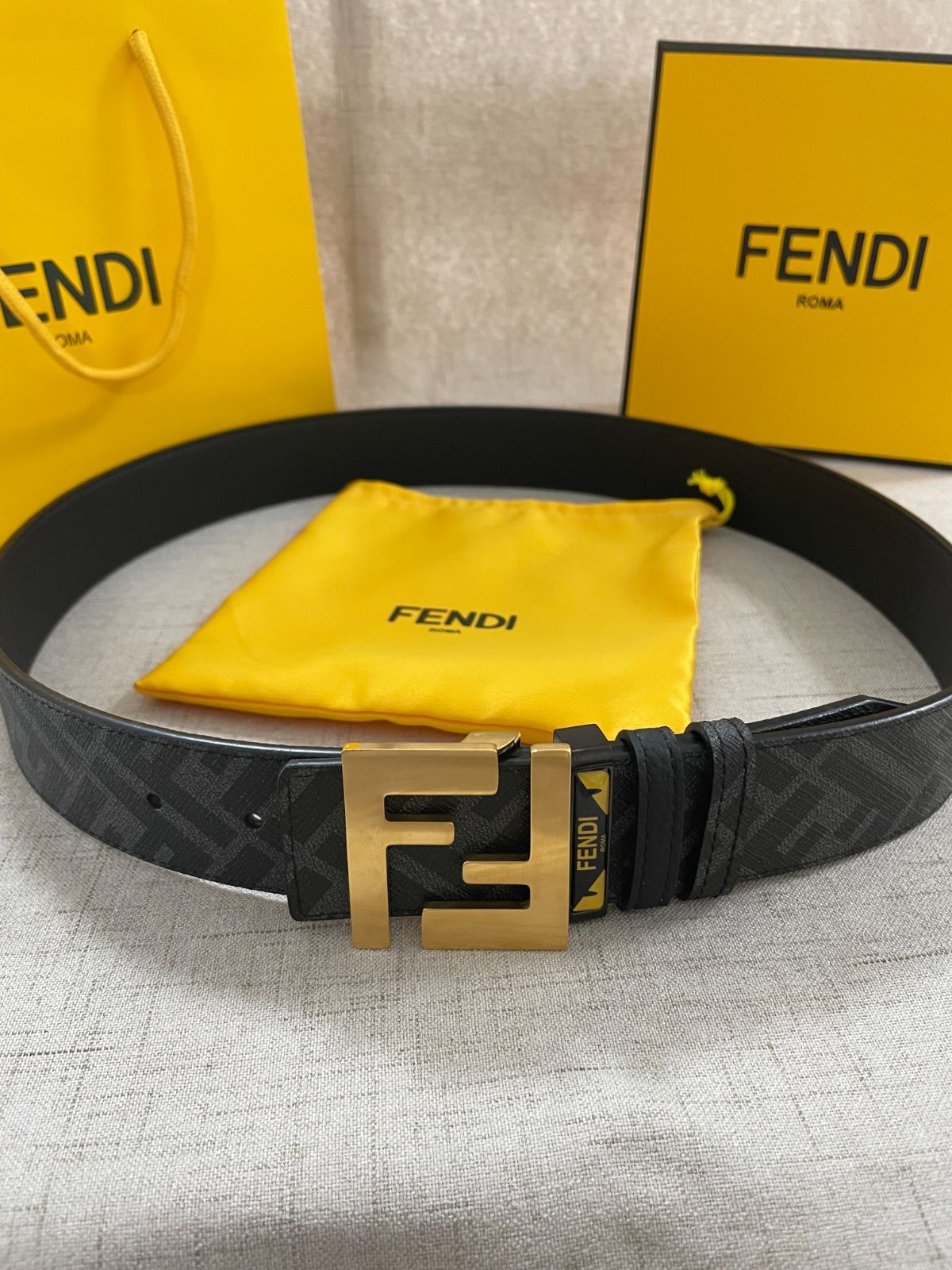 おや　FENDI ベルト　モンスター 人気品FENDI フェンディ モンスター ベルト 幅4CM - メルカリ