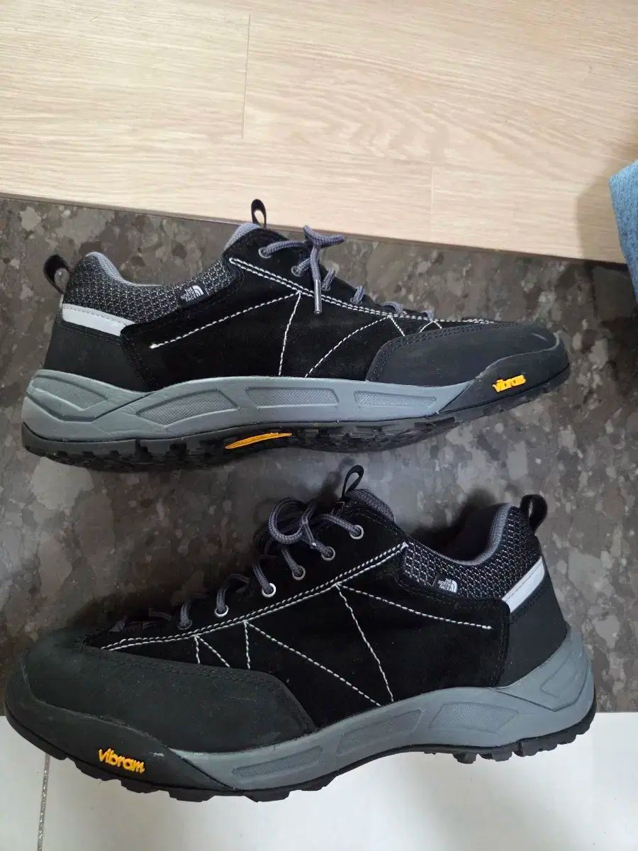 THE NORTH FACE ザノースフェイス トラクション 登山靴 トレッキングシューズ 260 265 270 ほぼ