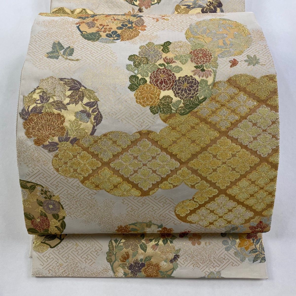 袋帯 秀品 花丸文 雲文 金銀糸 箔 クリーム 六通 正絹
