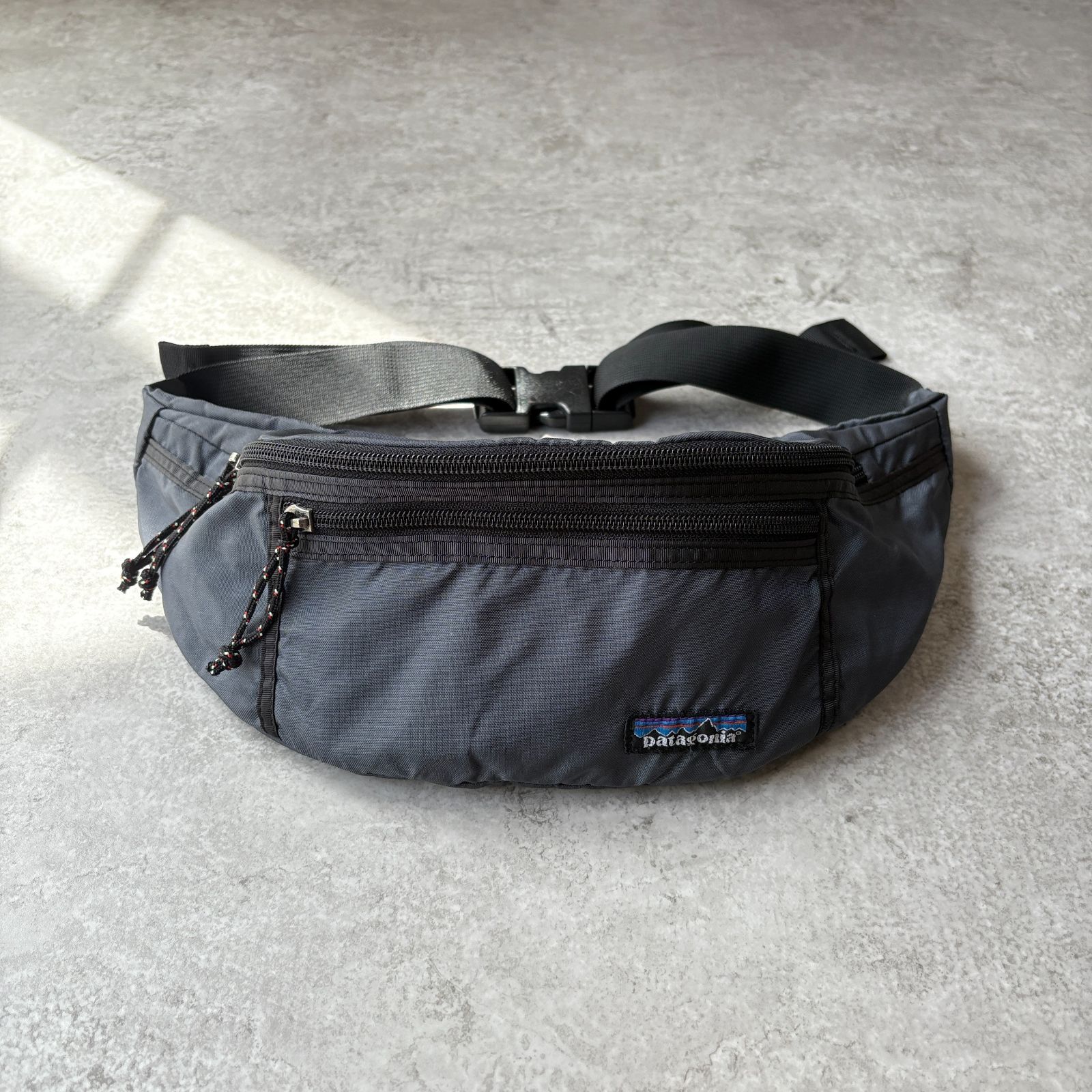 USA製 パタゴニア ヒップボルト ブラック × パープル ウエストポーチ Patagonia hip vault パタゴニア ヒップボルト ウエストポーチ USA製