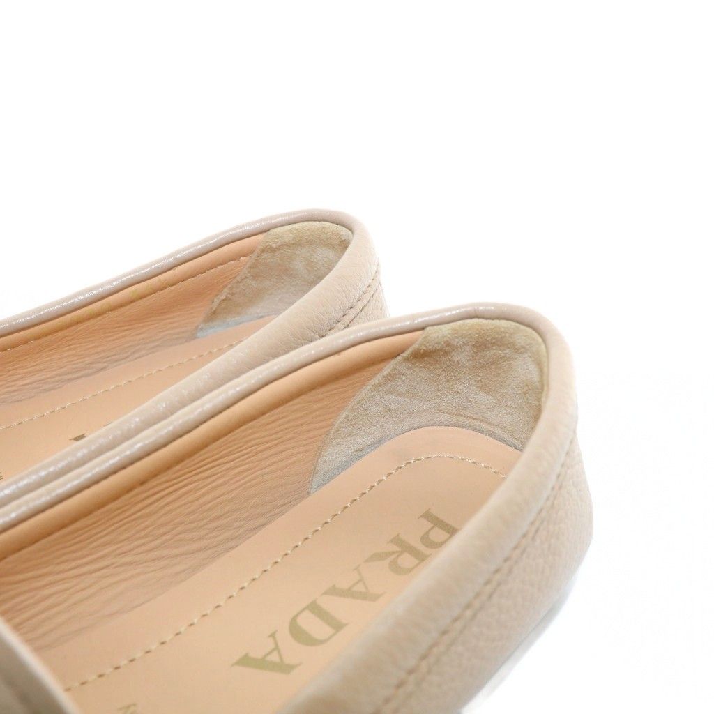 未使用級✨PRADA プラダ　フロントロゴ　ドライビングローファー　ベージュ PRADA - PRADA(プラダ) ローファー 36 1/2 レディース