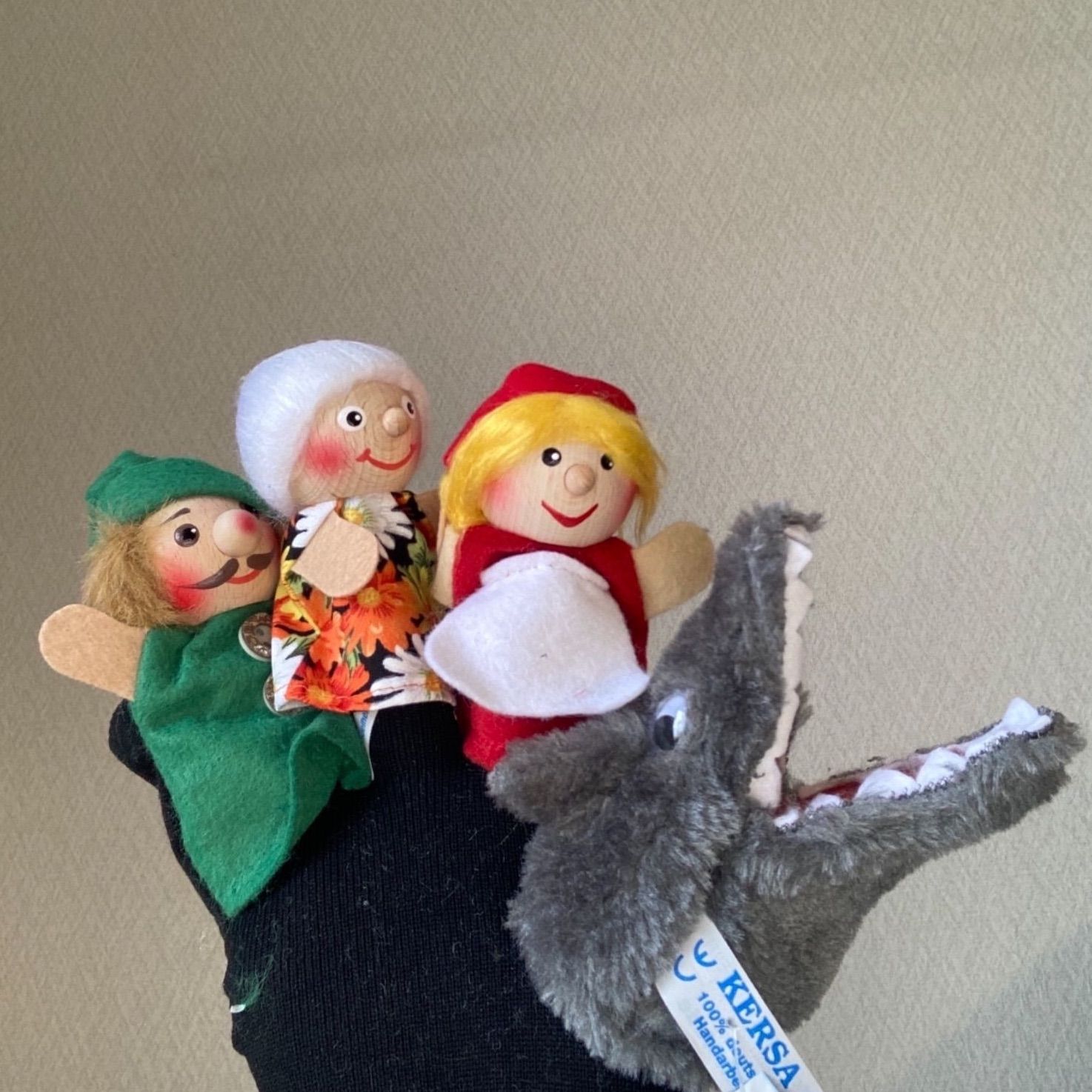 赤ずきんちゃん オオカミ おばあさん 木こり 指人形 4体 ドイツ