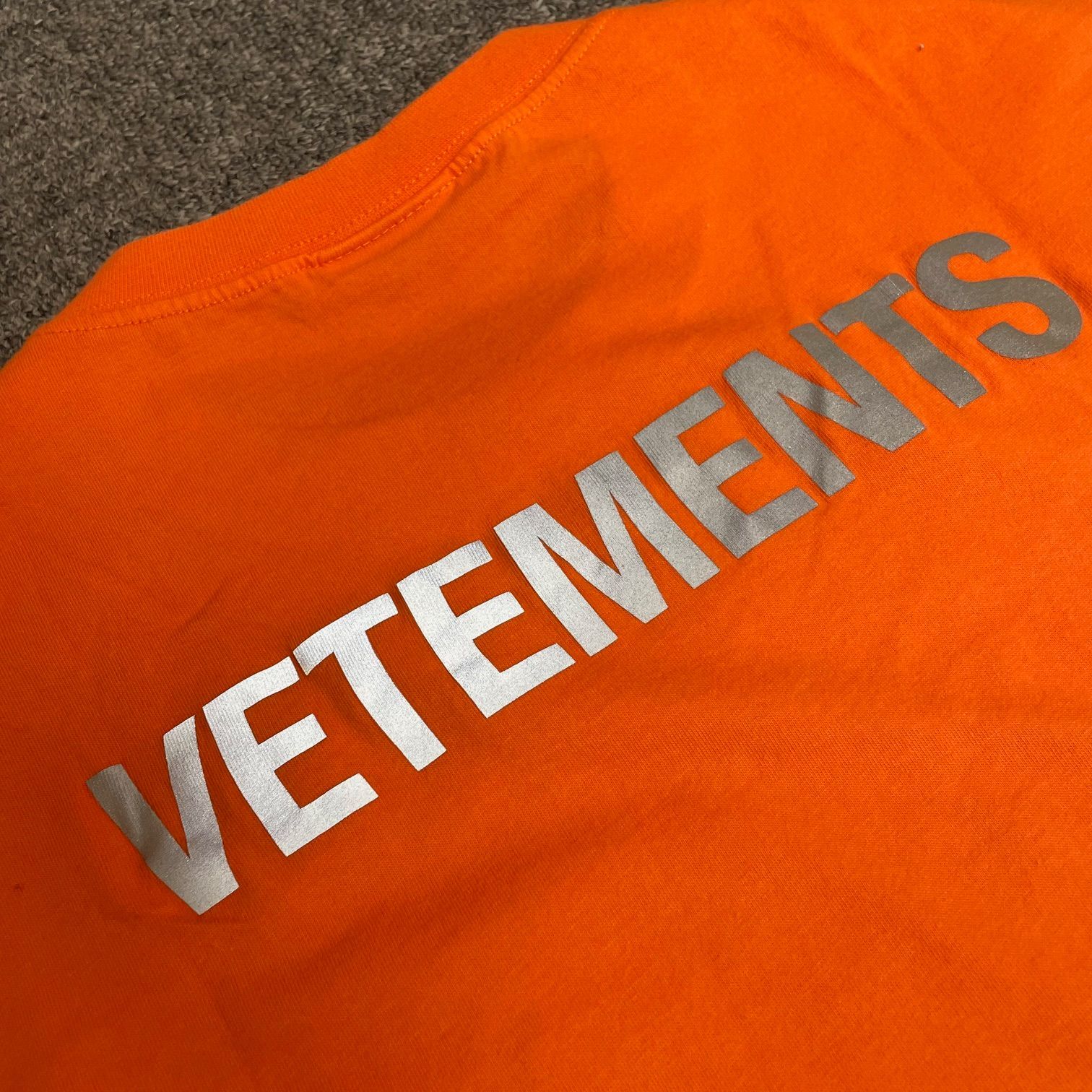 VETEMENTS STAFF リフレクター ロゴ Tシャツ MSS18TR31 ヴェトモン S 