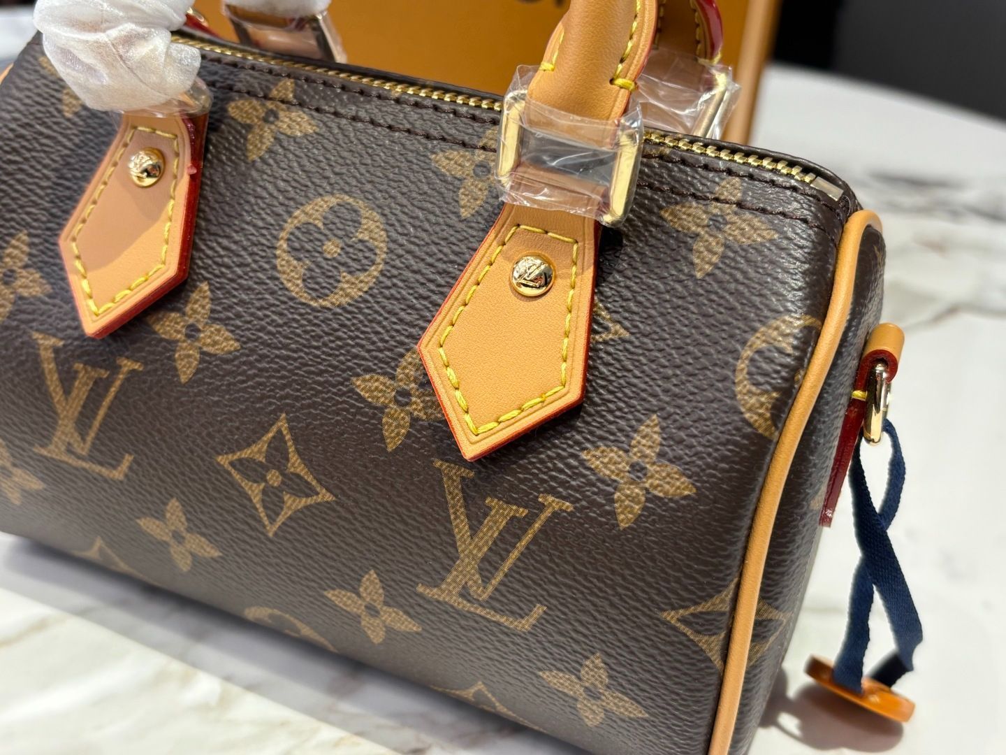 上品かつエレガント♪【Louis Vuitton】ハンドバッグ 210.jpg