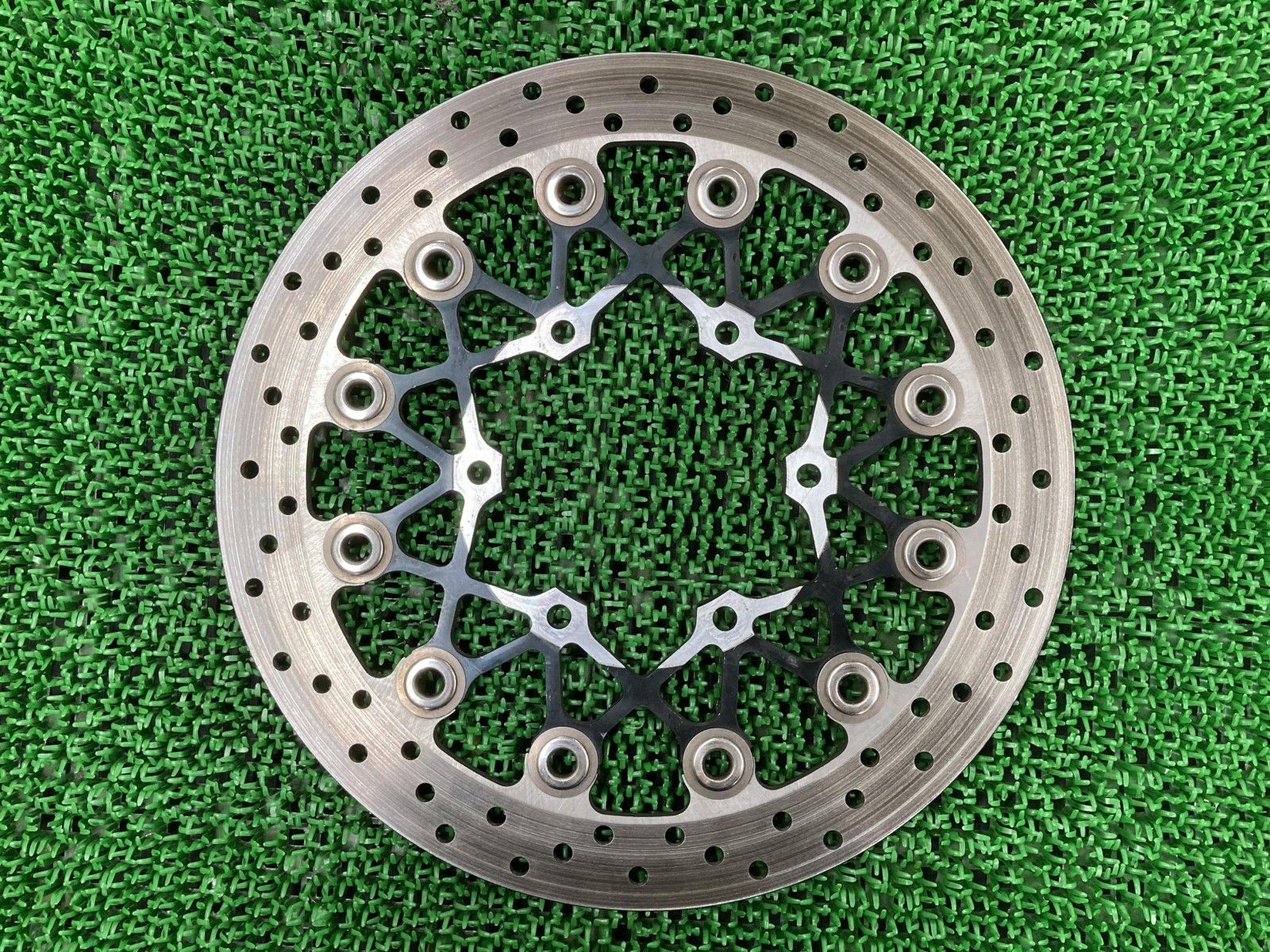 新品未使用GSX-R600純正フロントブレーキディスク新品 GSX-R600 フロントブレーキディスク スズキ 純正 バイク 部品 310mm